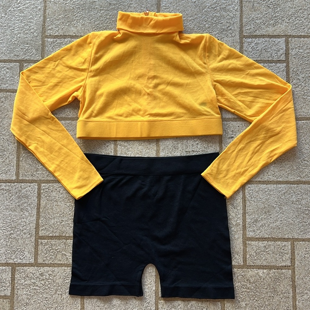Preteen Cheer Uniform Top & Shorts. Black & Gold